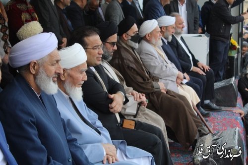 حضور فرماندار و چندی از  مسئولین استان و شهرسنان  در جشن حضور 
