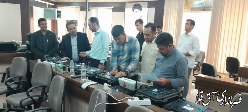 بازدید فرماندار از  فرایند پیکربندی دستگاههای احراز هویت