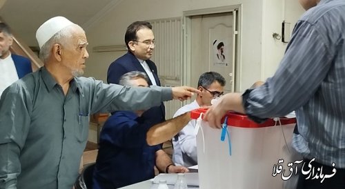 ورور صندوقهای شعب اخذ رای  پس از اتمام وقت  دور دوم انتخابات .