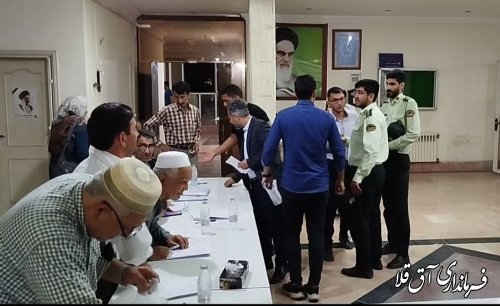 ورور صندوقهای شعب اخذ رای  پس از اتمام وقت  دور دوم انتخابات .